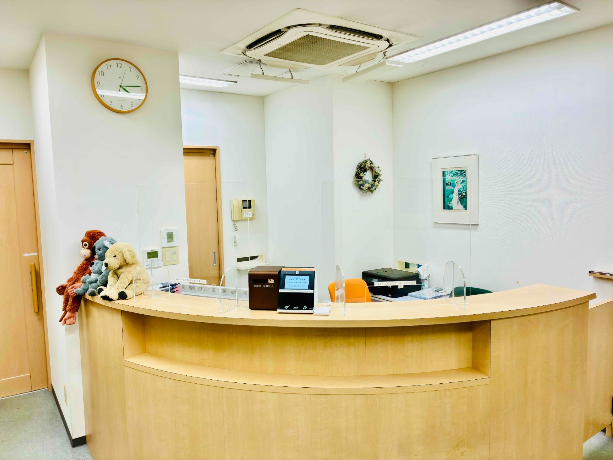 新宿西口耳鼻いんこう科・形成外科の受付